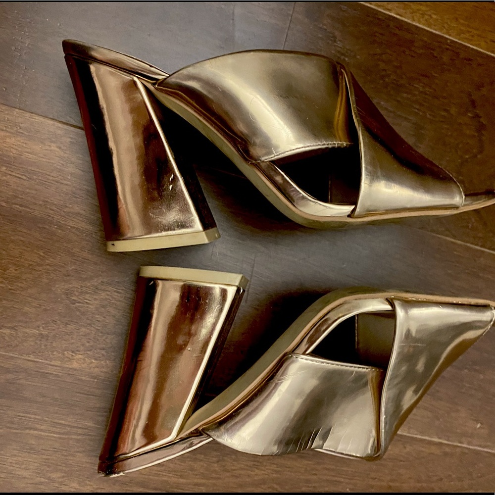 LEITH HEEL, SIZE 7